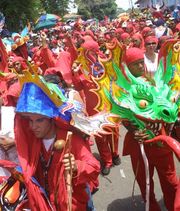 Image of a traditional public performance by the Diablos Danzantes de Yare (Dancing Devils of Yare)