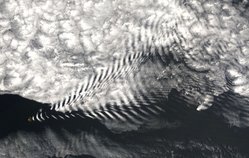 This wave cloud pattern formed off of the &Icirc;le Amsterdam in the far southern Indian Ocean.