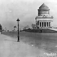 Grant's Tomb in New York is based on a more scholarly reconstruction of the Mausoleum.